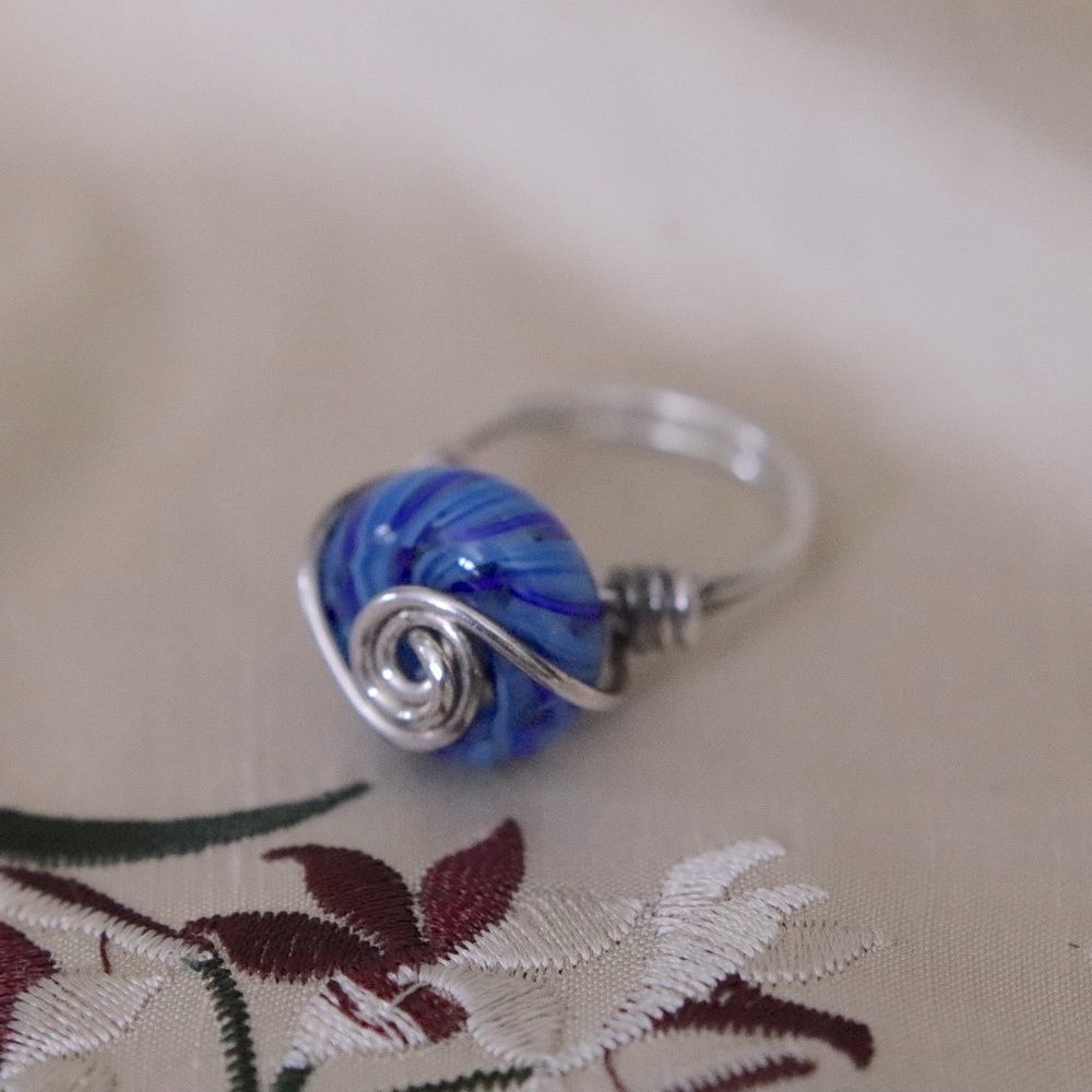 Unique Sterling Silver Swirled Blue Art Glass Ring - Size 6.5